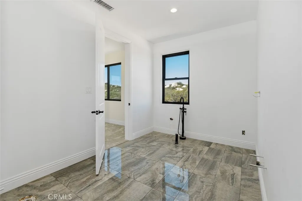 42125 Calle Paramo, Murrieta, California 92562 home-pic-45